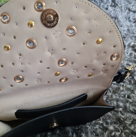 SWAPPED - NWOT BCBGeneration Belt Bag - Picture 3 of 8